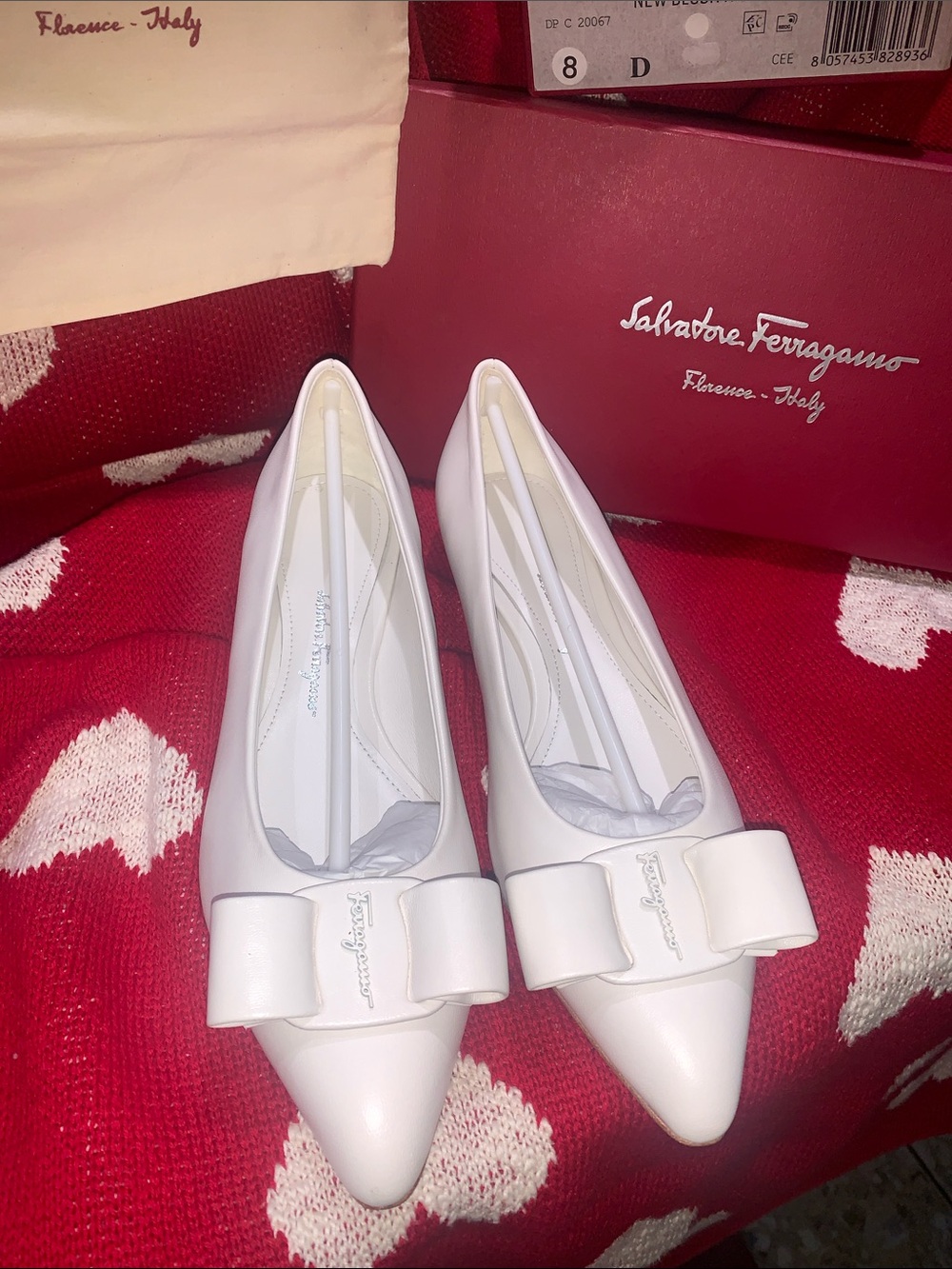 Salvatore Ferragamo Cream Pointed-Toe Pumps with Vara Bow
